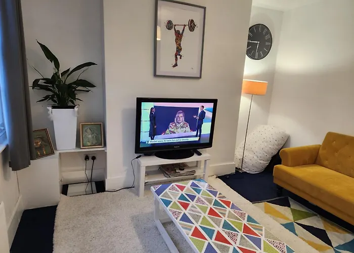 Oval Cricket Ground Walking Distance